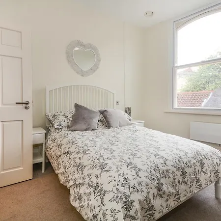 Minster's Keep- Near Minster & Free Parking Apartment *